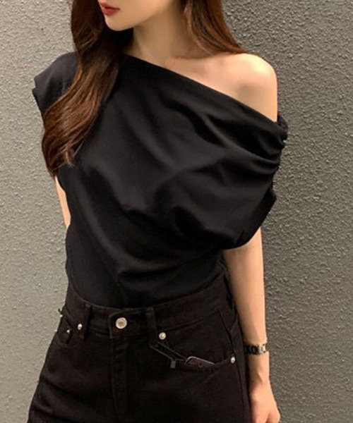Miniministore(ミニミニストア)の「オフショルダーTシャツ カットソー 半袖(Tシャツ/カットソー・レディース・イエロー/ブラック/ワインレッド/ピンク/ホワイト・FREE)」の3枚目の写真
