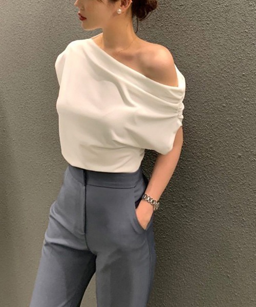 Miniministore(ミニミニストア)の「オフショルダーTシャツ カットソー 半袖(Tシャツ/カットソー・レディース・イエロー/ブラック/ワインレッド/ピンク/ホワイト・FREE)」の14枚目の写真