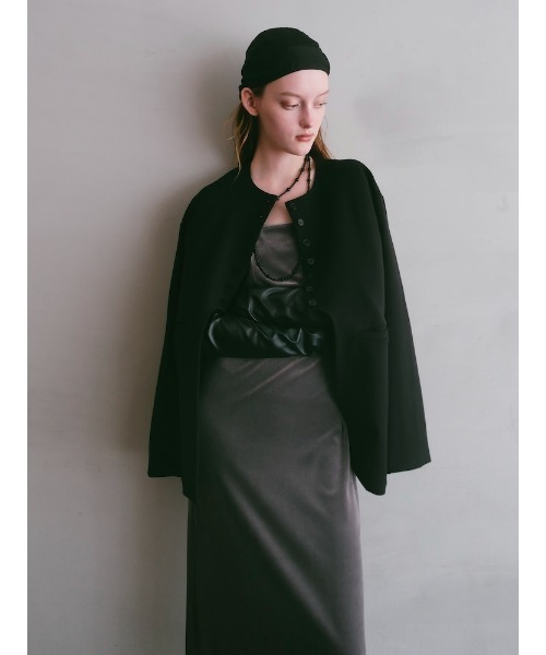 ILANIS（イラニス）の「Quiet Collarless Choker Jacket（ノーカラージャケット・レディース・アイボリー/ブラック・FREE）」の19枚目の写真