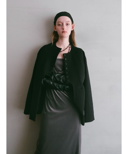 ILANIS（イラニス）の「Quiet Collarless Choker Jacket（ノーカラージャケット・レディース・アイボリー/ブラック・FREE）」の20枚目の写真