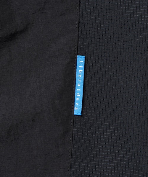Liberaiders(リベレイダース)の「Liberaiders / LR NYLON PANTS / 737032601(スウェットパンツ・メンズ・ブラック・M)」の4枚目の写真