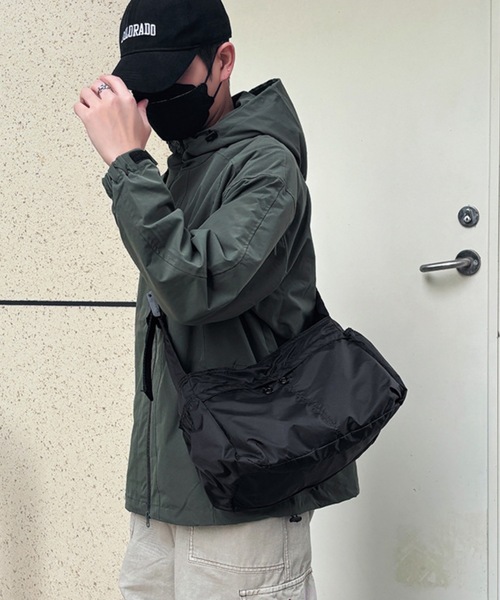ampm(エーエムピーエム)の「ショルダーバッグ メッセンジャーバッグ ストリート 大容量(ショルダーバッグ・メンズ・ブラック/グリーン/グレー・FREE)」の6枚目の写真