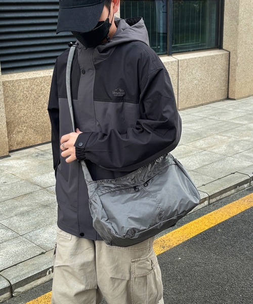 ampm(エーエムピーエム)の「ショルダーバッグ メッセンジャーバッグ ストリート 大容量(ショルダーバッグ・メンズ・ブラック/グリーン/グレー・FREE)」の10枚目の写真