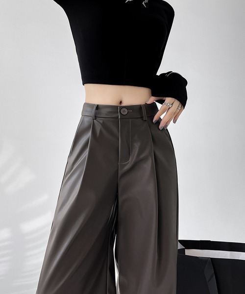 Miniministore(ミニミニストア)の「合皮ワイドパンツ ハイウエストタック(その他パンツ・レディース・ブラウン/ダークブラウン/ブラック・L/M)」の18枚目の写真
