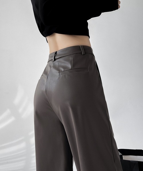 Miniministore(ミニミニストア)の「合皮ワイドパンツ ハイウエストタック(その他パンツ・レディース・ブラウン/ダークブラウン/ブラック・L/M)」の17枚目の写真