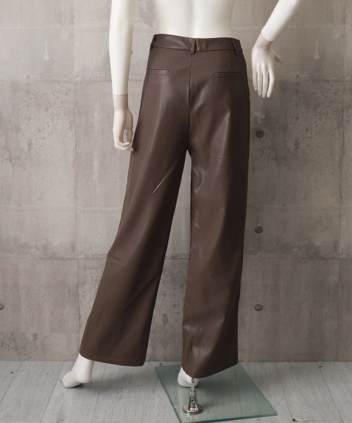 Miniministore(ミニミニストア)の「合皮ワイドパンツ ハイウエストタック(その他パンツ・レディース・ブラウン/ダークブラウン/ブラック・L/M)」の7枚目の写真