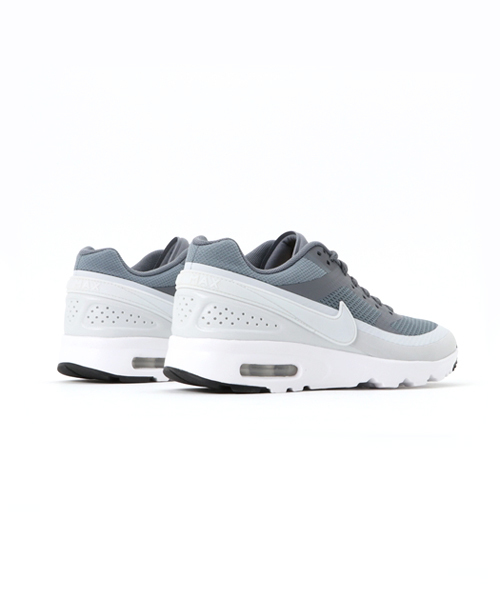 NIKE（ナイキ）の「NIKE スニーカー（スニーカー・レディース・グレー/ブラック・23.5/24.5/23/24/25）」の5枚目の写真