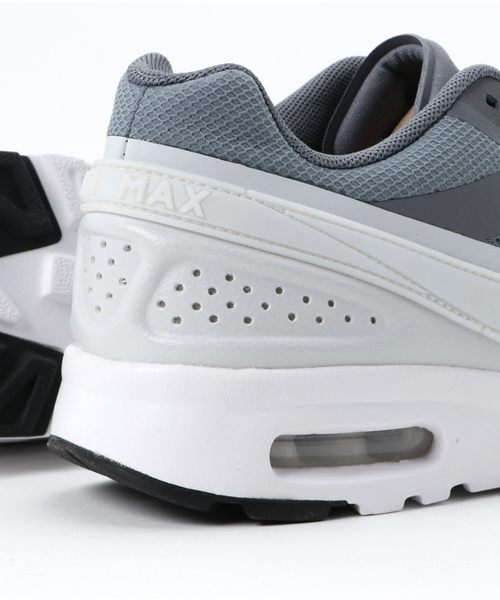 NIKE（ナイキ）の「NIKE スニーカー（スニーカー・レディース・グレー/ブラック・23.5/24.5/23/24/25）」の9枚目の写真