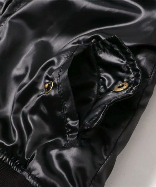 CHUBBYGANG（チャビーギャング）の「シープボア切り替えMA-1ブルゾン（MA-1・キッズ・ブラック・130/160/150/120/140/110/100）」の5枚目の写真