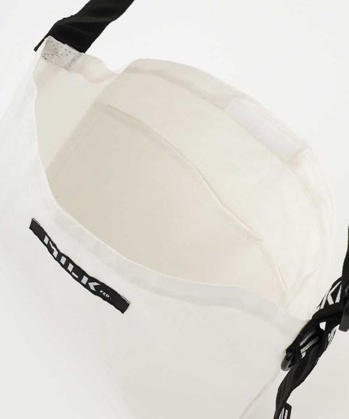 MILKFED.(ミルクフェド)の「LOGO TAPE SACOCHE(ショルダーバッグ・レディース・ホワイト/ブラック・ONE SIZE)」の9枚目の写真