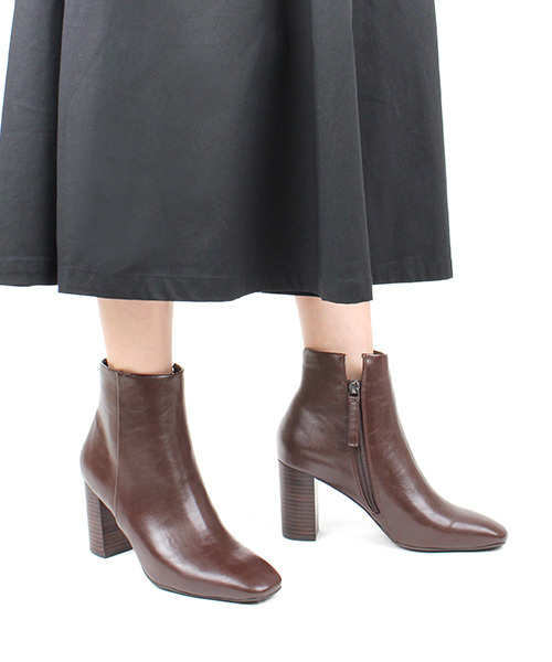 RANDA（ランダ）の「スクエアトゥショートブーツ（ブーツ・レディース・ブラック/ブラウン・S/M/L/LL）」の2枚目の写真