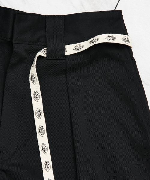 Dickies(ディッキーズ)の「【Dickies ディッキーズ】 タック入り無地ストレッチハイウエストストレートイージーパンツ(フルレングス)(チノパンツ・レディース・ブラック/アーミー・36/34/32/30/28)」の4枚目の写真