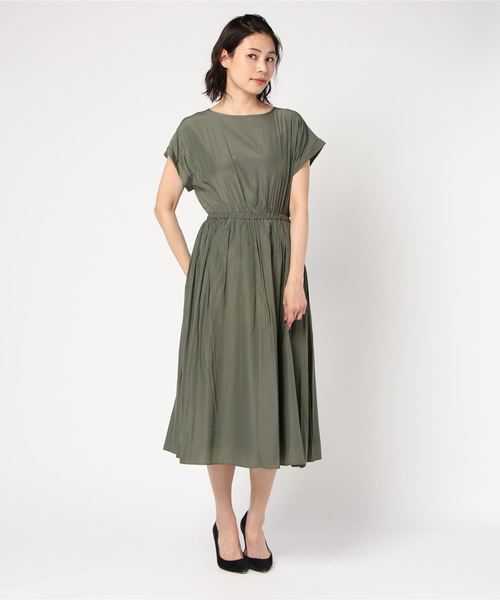 TRUDEA(トルディア)の「モイストサテン マキシワンピース(ワンピース・レディース・ブラック/ネイビー/カーキ/ピンク/シルバー/ゴールド/ブルー・MEDIUM/LARGE)」の13枚目の写真