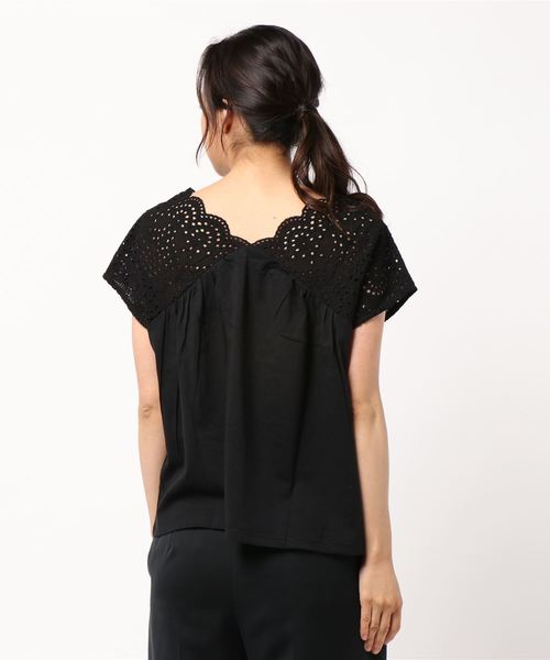 DISCOAT（ディスコート）の「カットワークレースプルオーバー（Tシャツ/カットソー・レディース・ブラック/オフホワイト/キャメル・FREE）」の4枚目の写真