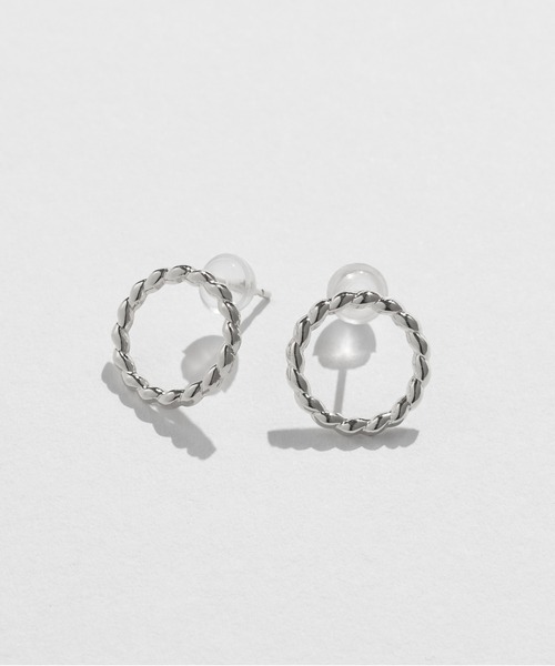 Jewel closet by L&Co.（ジュエルクローゼットバイエルアンドコー）の「K10WG モチーフピアス（ピアス（両耳用）・レディース・その他1/その他2/その他3/ホワイトゴールド・FREE）」の4枚目の写真
