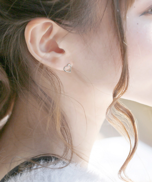 Jewel closet by L&Co.（ジュエルクローゼットバイエルアンドコー）の「K10WG モチーフピアス（ピアス（両耳用）・レディース・その他1/その他2/その他3/ホワイトゴールド・FREE）」の5枚目の写真