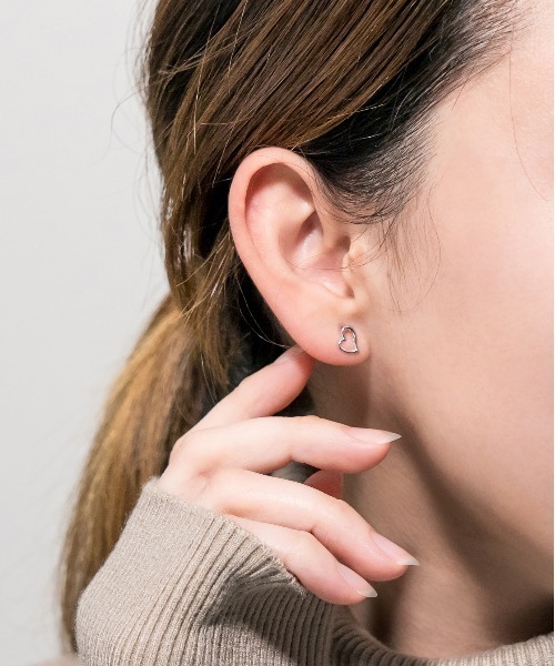 Jewel closet by L&Co.（ジュエルクローゼットバイエルアンドコー）の「K10WG モチーフピアス（ピアス（両耳用）・レディース・その他1/その他2/その他3/ホワイトゴールド・FREE）」の11枚目の写真