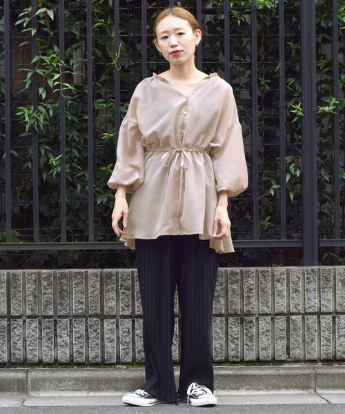 w closet（ダブルクローゼット）の「8分袖シアーギャザーブラウス