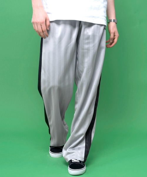 FILA(フィラ)の「【FILA/フィラ】ジャージパンツ/トラックパンツ/サイドライン ロングパンツ(その他パンツ・メンズ・ブラック/ネイビー/シルバー/チャコール/ライトグレー/ネイビー系1/ライトグレー系1/ブラック系1・LL/M/L/3L/4L/5L)」の5枚目の写真