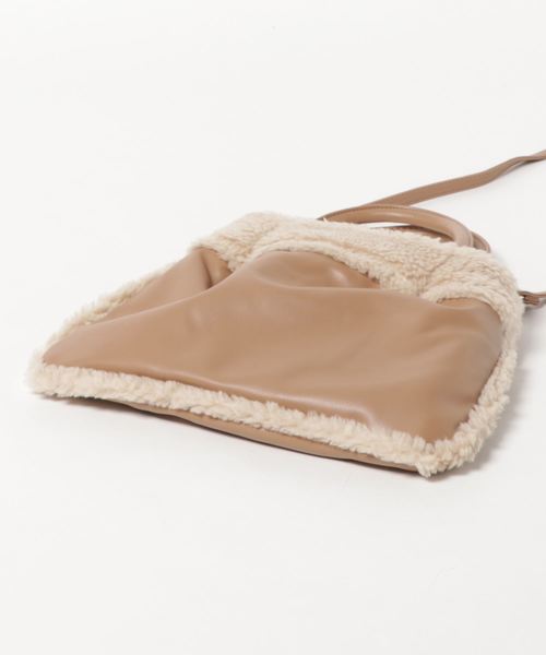 fifth(フィフス)の「フェイクムートンリバーシブルバッグ(ショルダーバッグ・レディース・アイボリー/ベージュ・FREE)」の8枚目の写真
