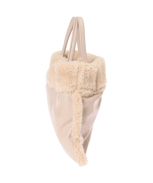 fifth(フィフス)の「フェイクムートンリバーシブルバッグ(ショルダーバッグ・レディース・アイボリー/ベージュ・FREE)」の4枚目の写真