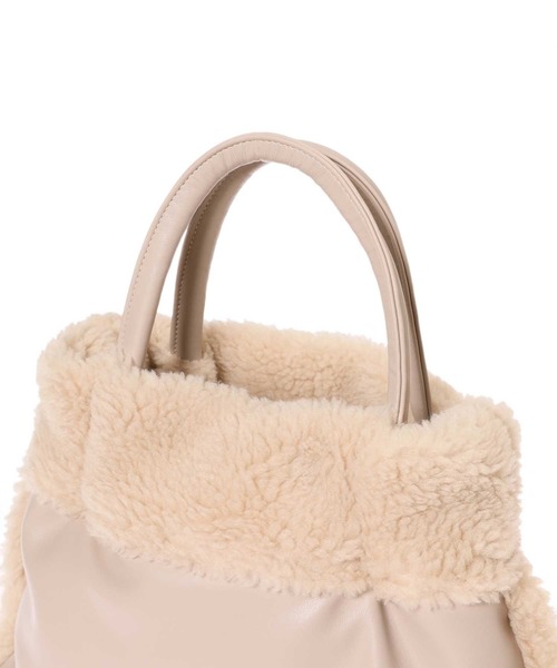 fifth(フィフス)の「フェイクムートンリバーシブルバッグ(ショルダーバッグ・レディース・アイボリー/ベージュ・FREE)」の16枚目の写真