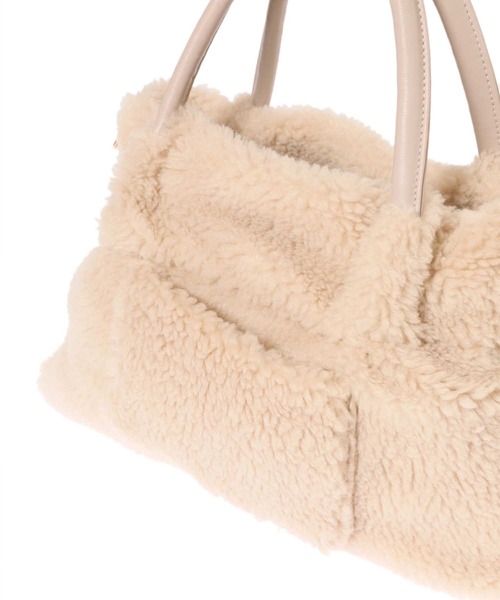 fifth(フィフス)の「フェイクムートンリバーシブルバッグ(ショルダーバッグ・レディース・アイボリー/ベージュ・FREE)」の19枚目の写真