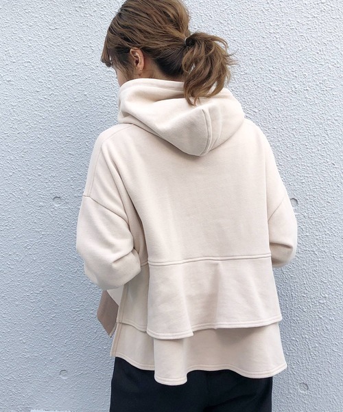 PICCIN（ピッチン）の「バックフリルフーディー（パーカー・レディース・ブラック/ベージュ/サックスブルー・M）」の13枚目の写真