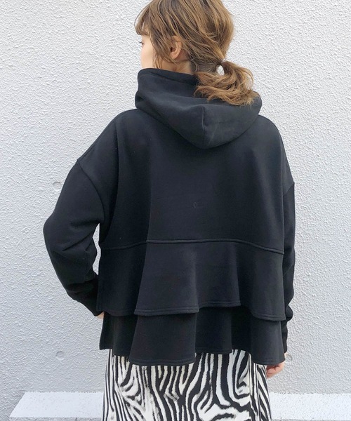PICCIN（ピッチン）の「バックフリルフーディー（パーカー・レディース・ブラック/ベージュ/サックスブルー・M）」の8枚目の写真