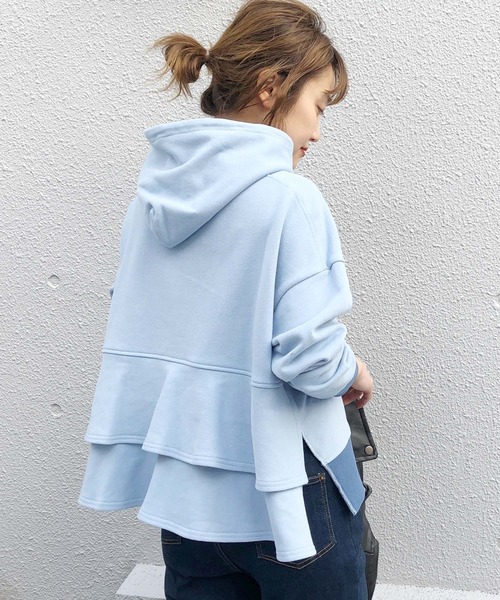 PICCIN（ピッチン）の「バックフリルフーディー（パーカー・レディース・ブラック/ベージュ/サックスブルー・M）」の4枚目の写真