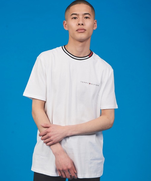 TOMMY HILFIGER(トミーヒルフィガー)の「コットンベーシック ロゴ Tシャツ(Tシャツ/カットソー・メンズ・ホワイト/レッド/ブラック/ブルー/グレー・SMALL/MEDIUM/LARGE/X-LARGE)」の2枚目の写真