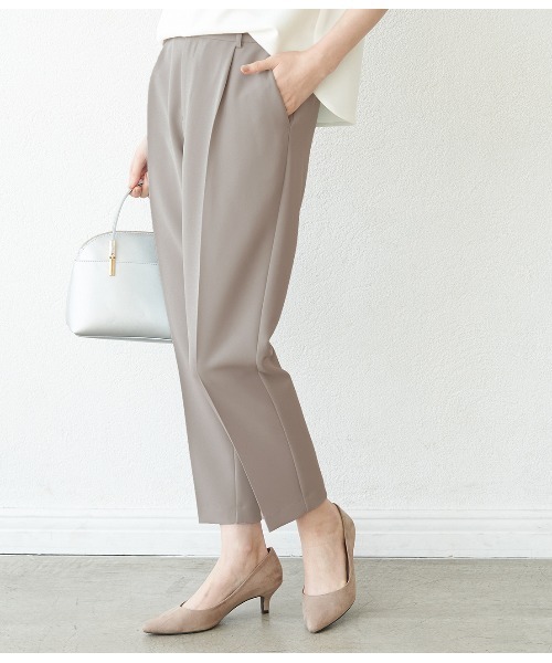 ROPE' PICNIC(ロペピクニック)の「【360°ウルトラストレッチ】【WEB限定34,42サイズ】タックテーパードパンツ(その他パンツ・レディース・ネイビー/イエロー系その他3/ライトグレー/ライトグリーン/ブルー/ブラック/ピンク/グリーン系その他・40/38/36/34/42)」の7枚目の写真