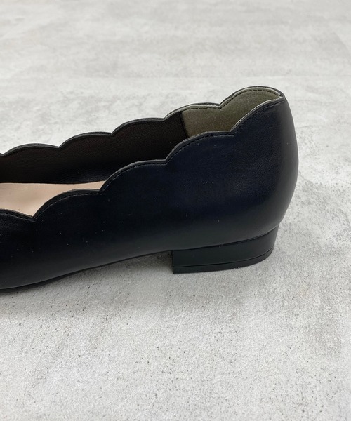 one after another NICE CLAUP（ワンアフターアナザーナイスクラップ）の「【ZOZO限定】スカラップバレエシューズ（バレエシューズ・レディース・アイボリー/ブラック・SS/S/M/L/LL）」の5枚目の写真