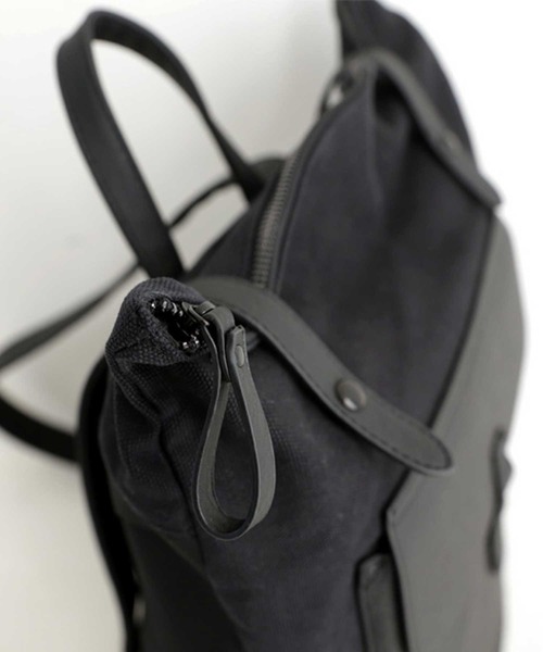 antiqua(アンティカ)の「異素材MIXスクエア型リュック(バックパック/リュック・レディース・ブラック・FREE)」の4枚目の写真