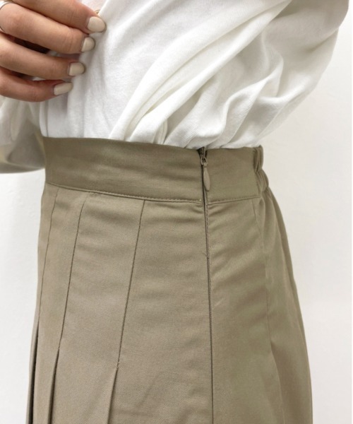 apres jour mignon（アプレジュールミニョン）の「タックプリーツスカート【ZOZOTOWN限定アイテム】（スカート・レディース・ブラック/ダークグリーン/モカ・フリー/X-LARGE）」の5枚目の写真
