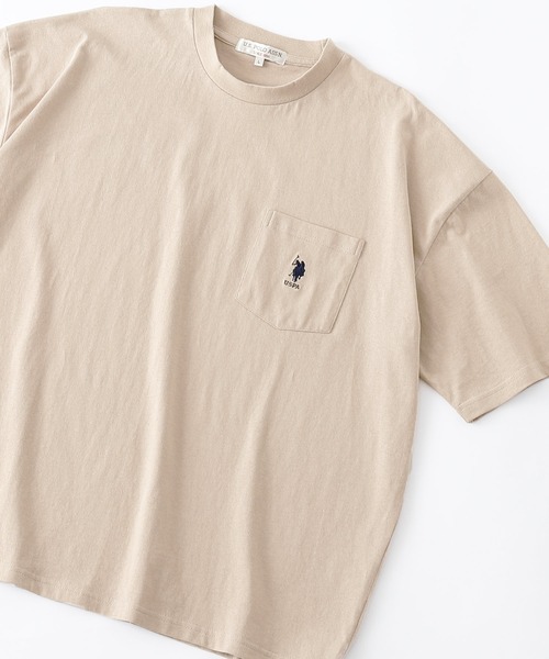 U.S. POLO ASSN.（ユーエスポロアッスン）の「U.S. POLO ASSN. / ユーエスポロアッスン 別注 ビッグシルエット ロゴ刺繍  ワッペン 半袖 Tシャツ 無地T トップス（Tシャツ/カットソー・メンズ・ホワイト/ブラック/ベージュ/ネイビー/オリーブ/サックスブルー/イエロー/ライトグリーン/ラベンダー/オレンジ/ブルー系その他/ベージュ系その他/ブラック系その他/ホワイト系その他/ホワイト系その他2/ブラック系その他2/ベージュ系その他2/ライトベージュ/ブルー/ダークグリーン・S/M/L）」の8枚目の写真