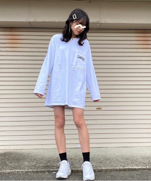 SONA(ソナ)の「SONYUNARA CANADAオーバーフィットTシャツ(Tシャツ/カットソー・レディース・ライトグレー/アイボリー・FREE)」の3枚目の写真