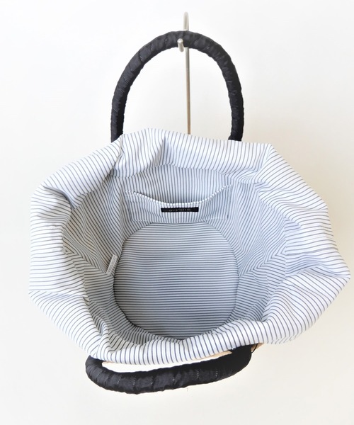 a-jolie（アジョリー）の「a-jolie パールサングラスちゃん 内側ストライプ巾着付き ミニカゴバッグ（かごバッグ・レディース・ナチュラル・FREE）」の2枚目の写真