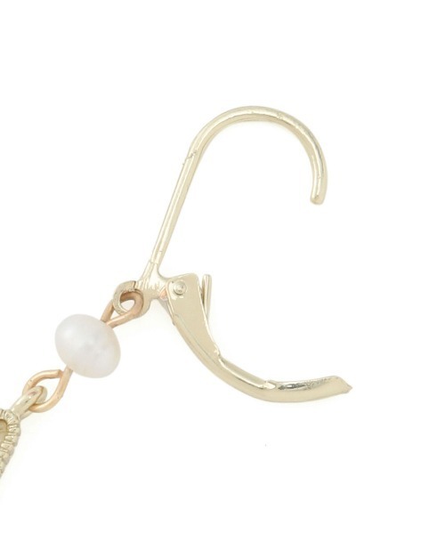 ROPE' PICNIC(ロペピクニック)の「封入透かしパーツフックピアス(ピアス(両耳用)・レディース・ゴールド/ゴールド系その他・FREE)」の5枚目の写真