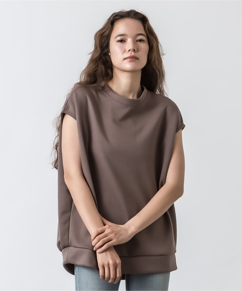 ALLUMER(アリュメール)の「ダンボールノースリーブトップス(Tシャツ/カットソー・レディース・ホワイト/ブラック/モカ・1)」の3枚目の写真