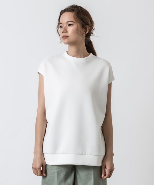 ALLUMER(アリュメール)の「ダンボールノースリーブトップス(Tシャツ/カットソー・レディース・ホワイト/ブラック/モカ・1)」の4枚目の写真