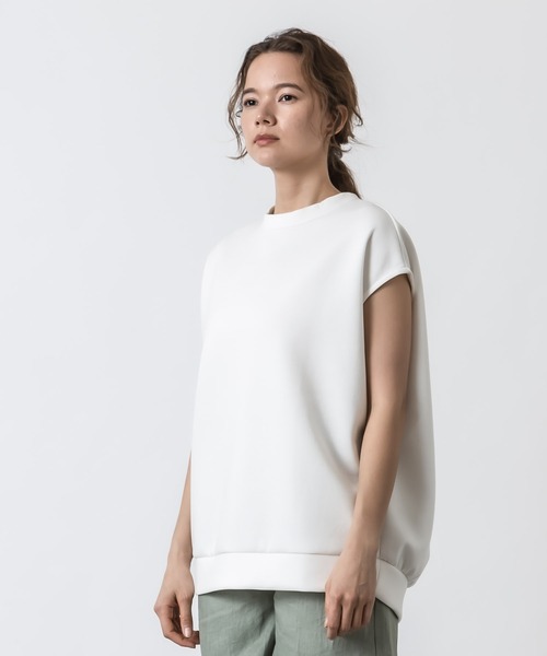 ALLUMER(アリュメール)の「ダンボールノースリーブトップス(Tシャツ/カットソー・レディース・ホワイト/ブラック/モカ・1)」の21枚目の写真