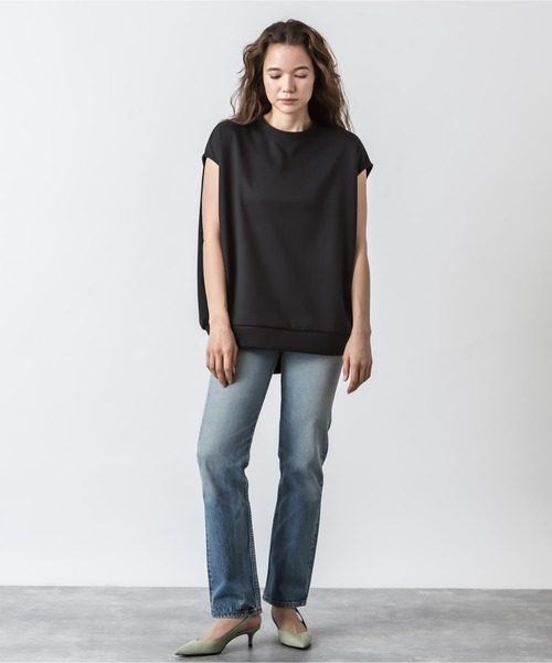 ALLUMER(アリュメール)の「ダンボールノースリーブトップス(Tシャツ/カットソー・レディース・ホワイト/ブラック/モカ・1)」の17枚目の写真