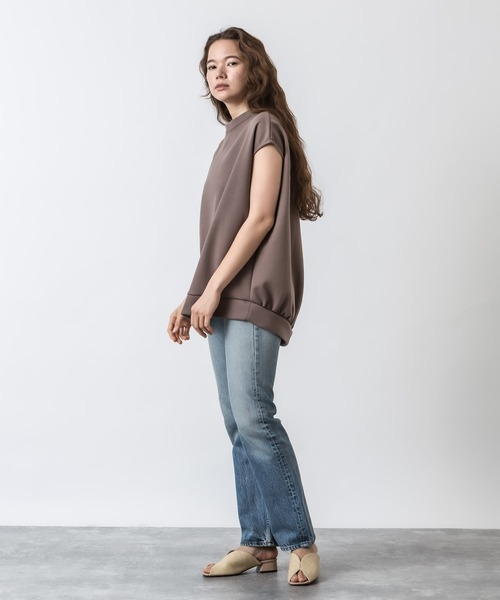 ALLUMER(アリュメール)の「ダンボールノースリーブトップス(Tシャツ/カットソー・レディース・ホワイト/ブラック/モカ・1)」の20枚目の写真