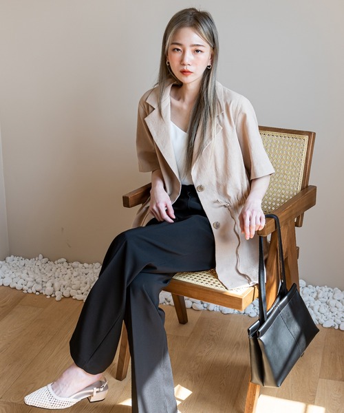 UNE MANSION（ユヌマンション）の「ウエストマーク 半袖ジャケット（テーラードジャケット・レディース・クリーム/ベージュ/ブラック・FREE）」の4枚目の写真