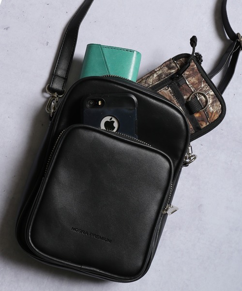 SPINNS（スピンズ）の「フェイクレザー2ポケットショルダーバッグ（ショルダーバッグ・メンズ・ブラック・ONESIZE）」の5枚目の写真