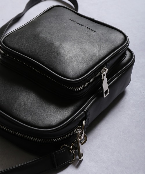 SPINNS（スピンズ）の「フェイクレザー2ポケットショルダーバッグ（ショルダーバッグ・メンズ・ブラック・ONESIZE）」の6枚目の写真