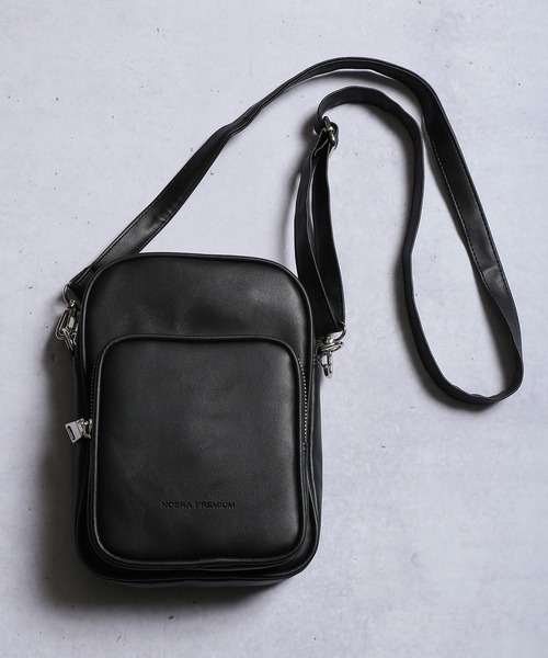 SPINNS（スピンズ）の「フェイクレザー2ポケットショルダーバッグ（ショルダーバッグ・メンズ・ブラック・ONESIZE）」の11枚目の写真