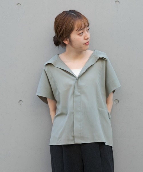 LAATO（ラート）の「STAND COLLAR BLOUSE（シャツ/ブラウス・レディース・ベージュ/グリーン・FREE）」の4枚目の写真