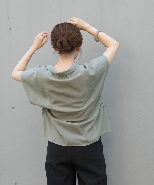 LAATO（ラート）の「STAND COLLAR BLOUSE（シャツ/ブラウス・レディース・ベージュ/グリーン・FREE）」の7枚目の写真